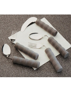 Couverts légers et courbés Homecraft avec manche en mousse